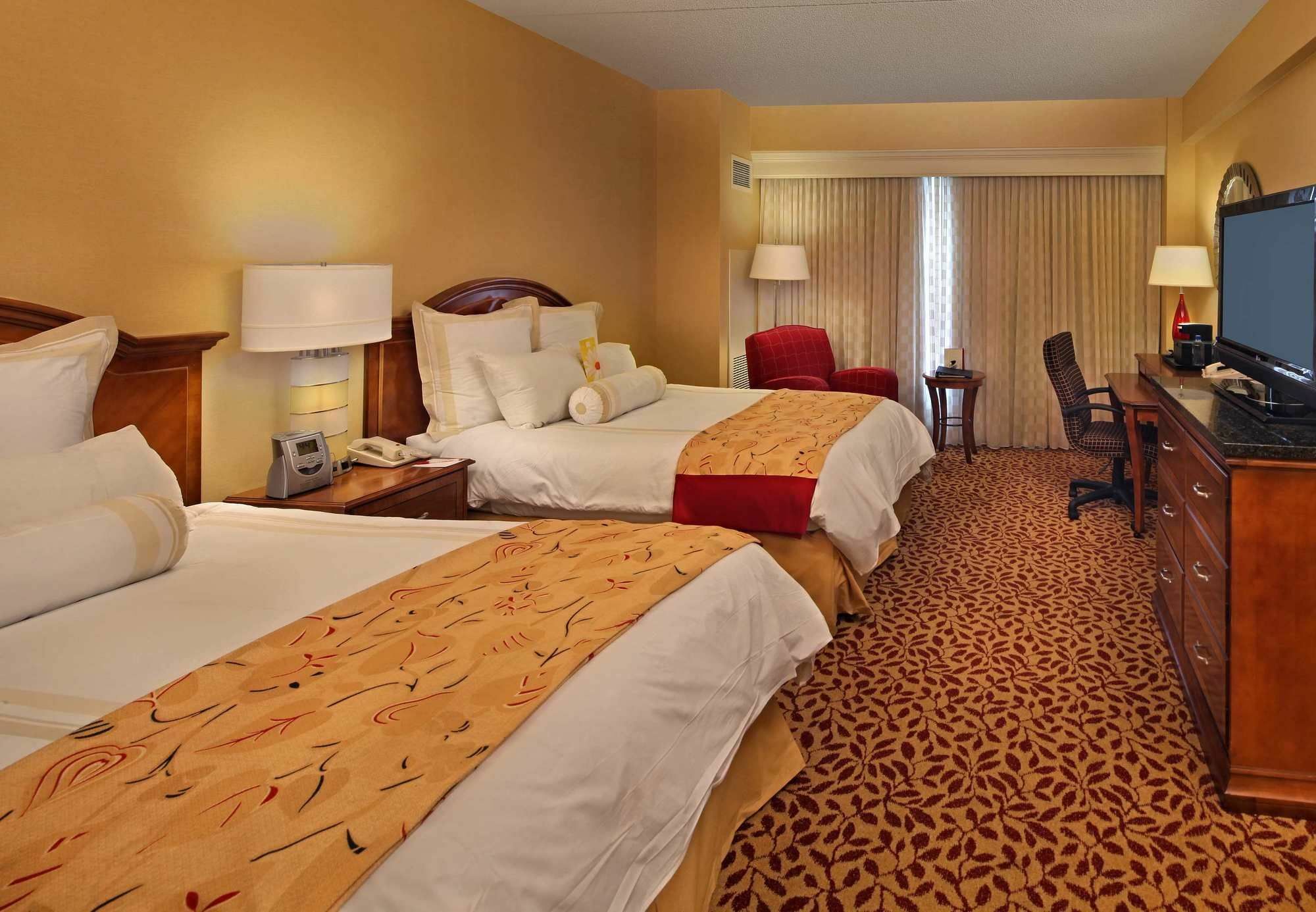 Mystic Marriott Hotel And Spa Groton Room photo